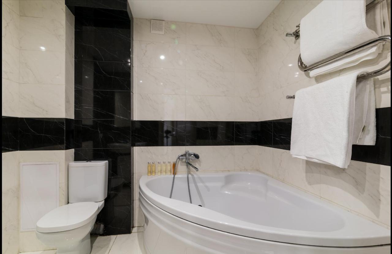 Luxury 2-Bedroom Most City Area, Center Dnipro Bagian luar foto