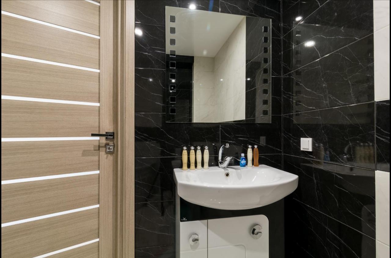 Luxury 2-Bedroom Most City Area, Center Dnipro Bagian luar foto