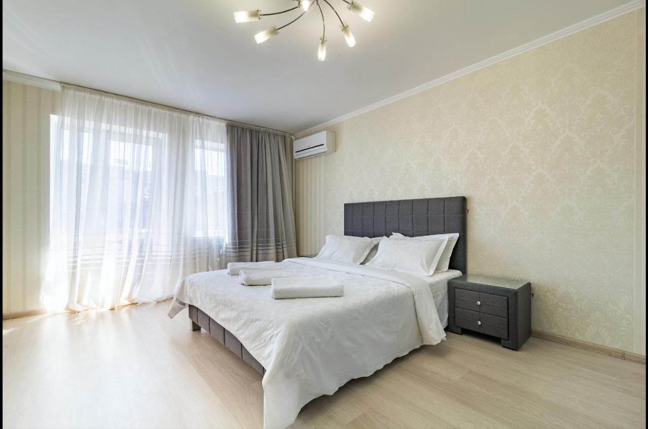 Luxury 2-Bedroom Most City Area, Center Dnipro Bagian luar foto